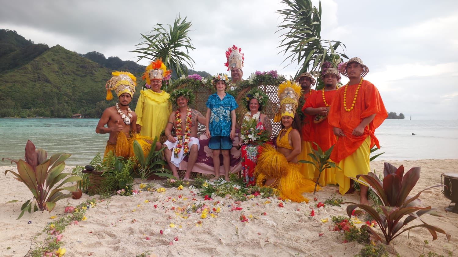 Groupe de mariage sur la plage